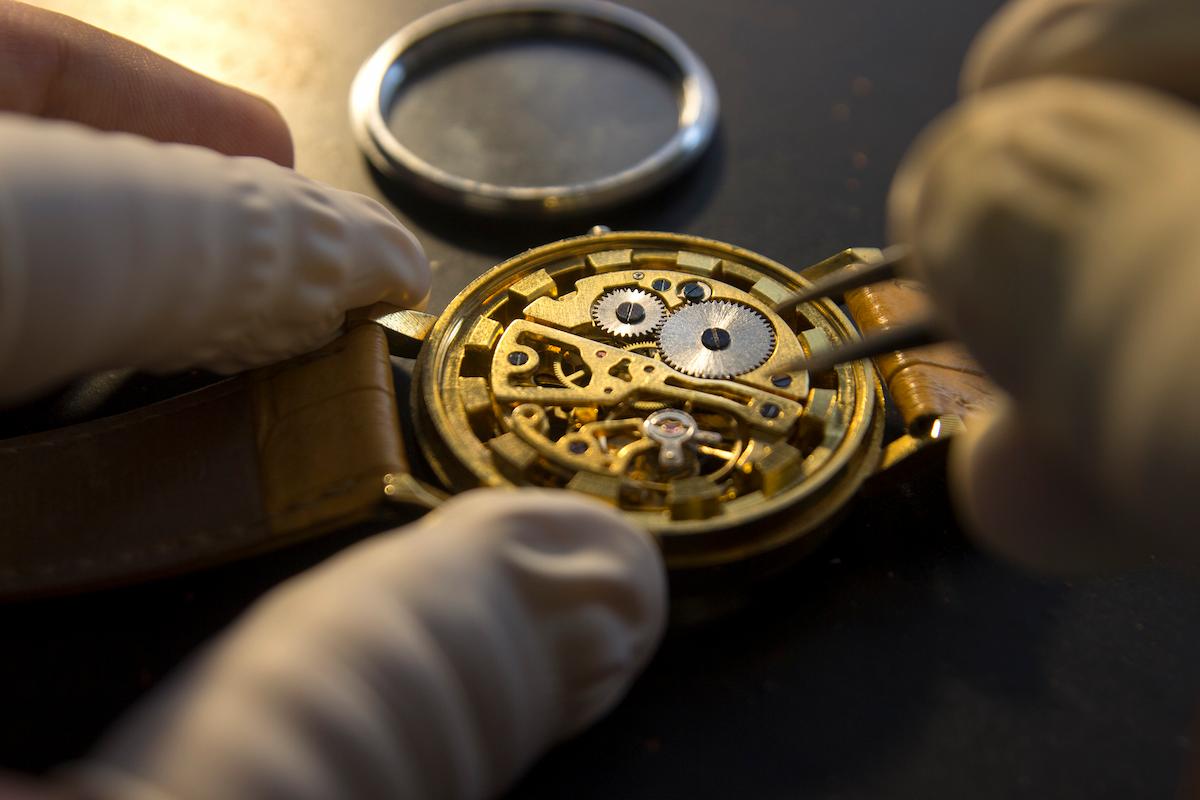 How to Authenticate a Luxury Watch: The Complete Expert Guide